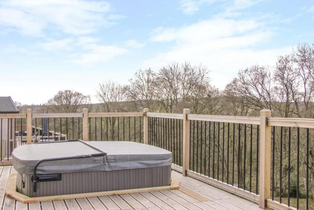 Fabulous Detached Lodge With Hot Tub Two Nights Minimum Stay 브리지노스 외부 사진