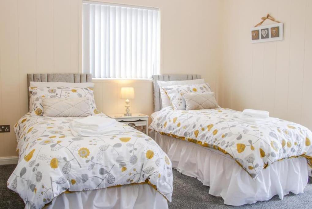 Fabulous Detached Lodge With Hot Tub Two Nights Minimum Stay 브리지노스 외부 사진