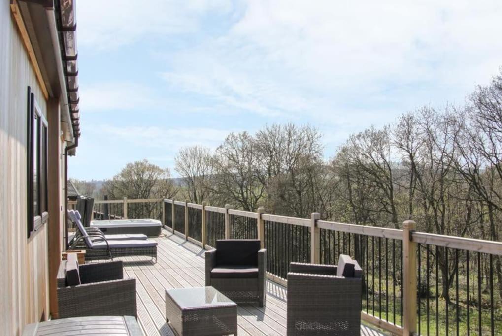 Fabulous Detached Lodge With Hot Tub Two Nights Minimum Stay 브리지노스 외부 사진